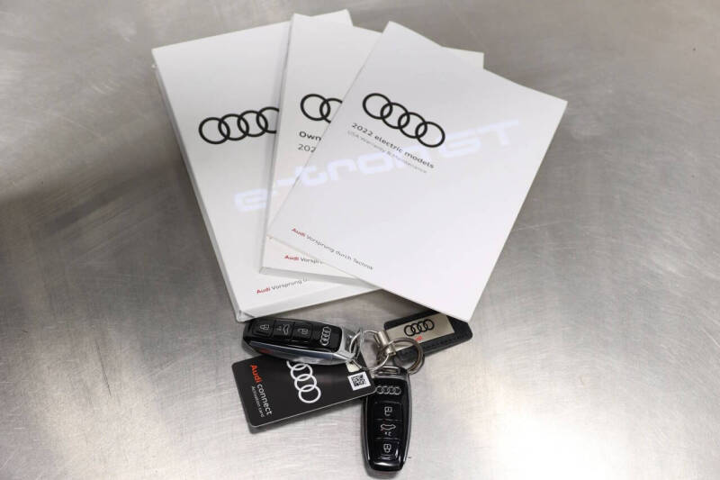 2022 Audi RS e-tron GT quattro