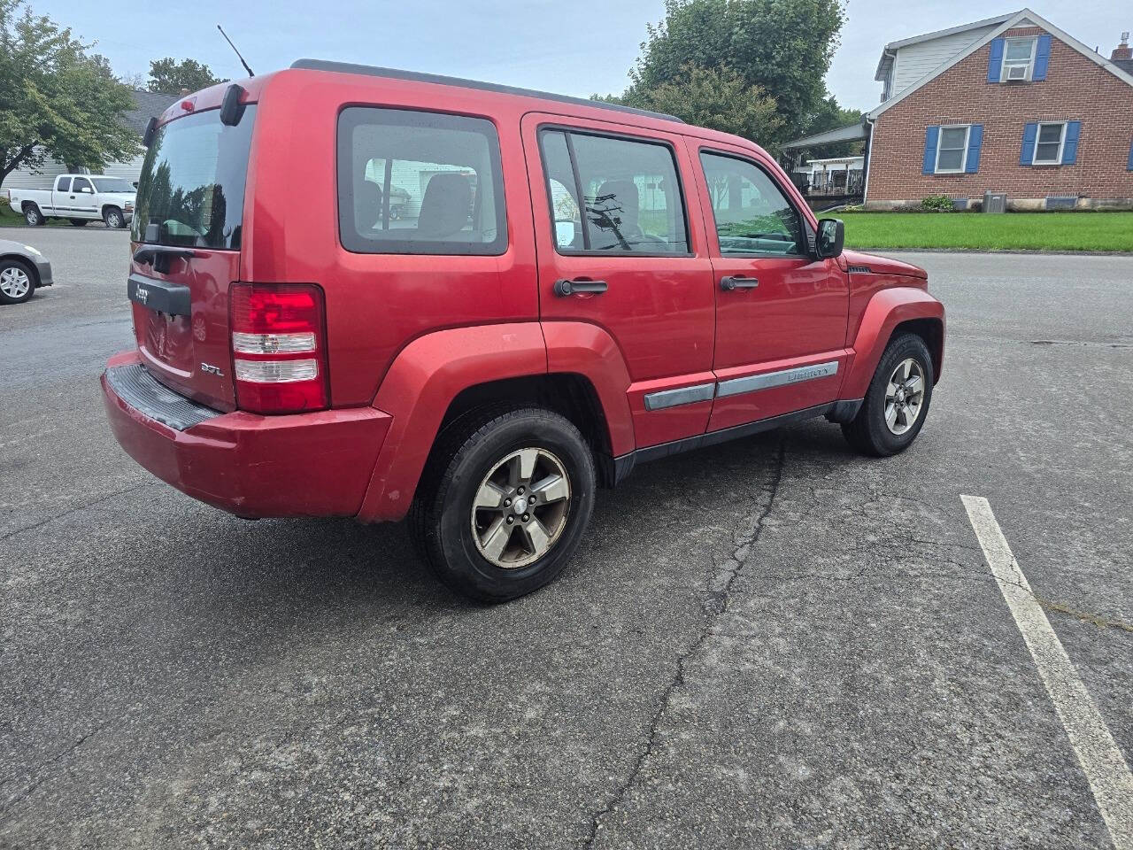 2008 Jeep Liberty for sale at QUEENSGATE AUTO SALES in York, PA