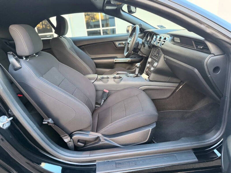 2016 Ford Mustang V6