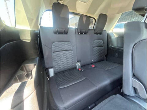 2022 Nissan Pathfinder SV