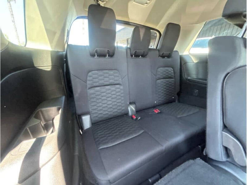 2022 Nissan Pathfinder SV