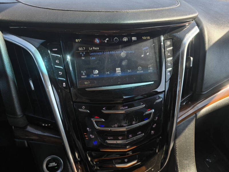 2017 Cadillac Escalade Luxury