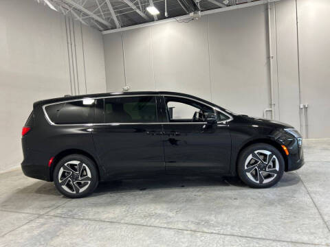 2027 Chrysler Pacifica Limited