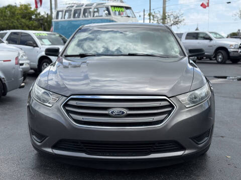 2013 Ford Taurus SE