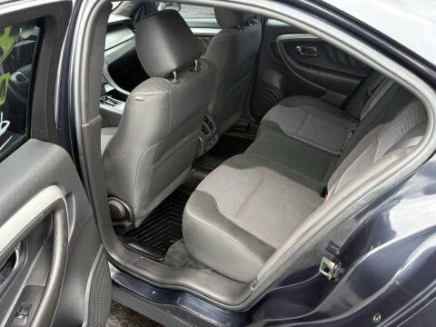 2017 Ford Taurus SEL