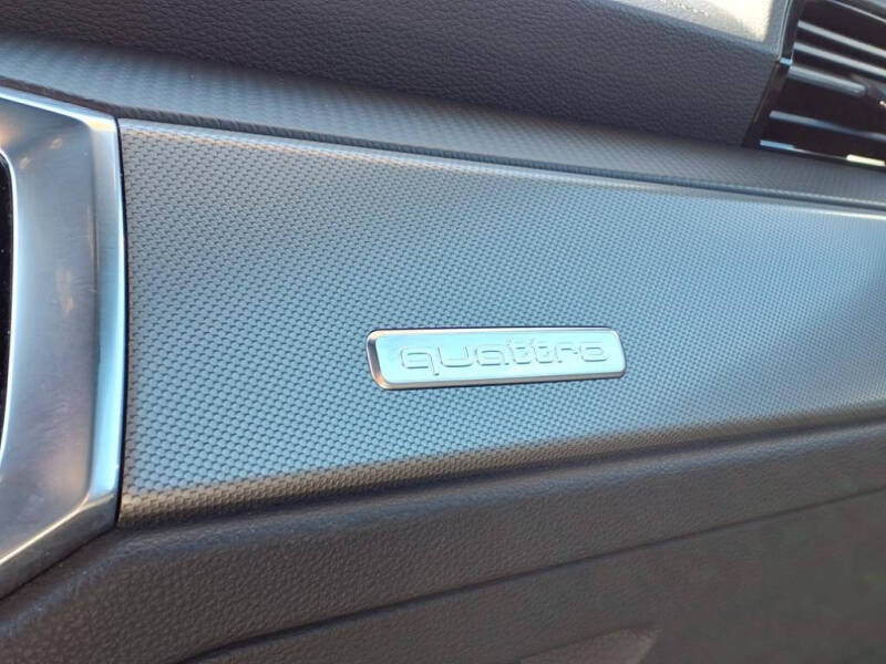 2023 Audi Q3 quattro S line Premium 45 TFSI