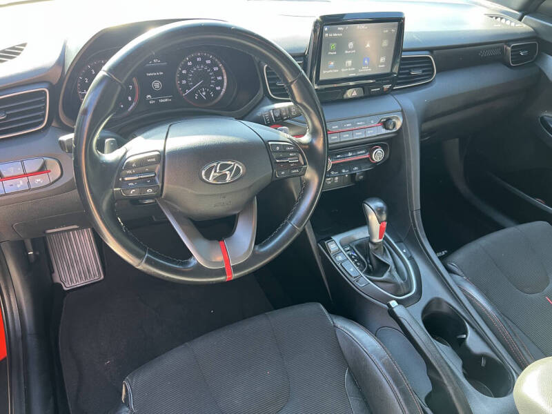 2019 Hyundai Veloster 2.0L Premium