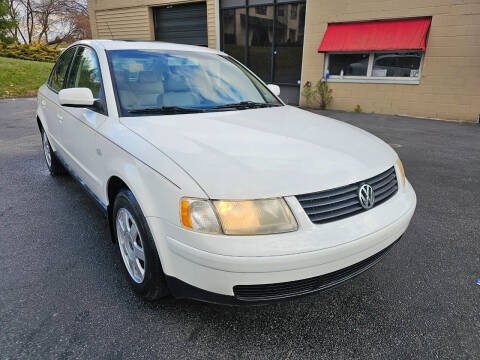 1999 Volkswagen Passat for sale at I-Deal Cars LLC in York PA