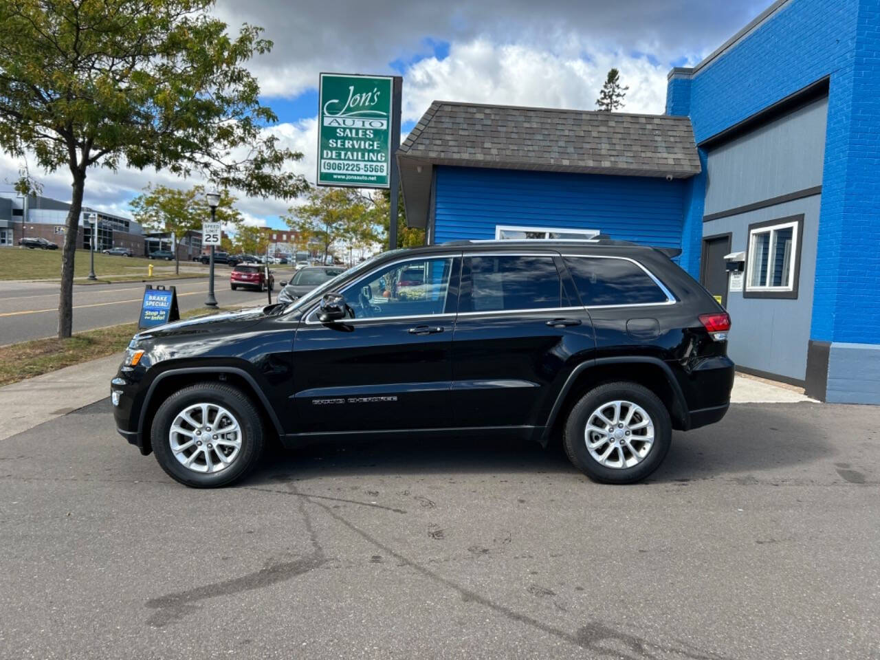 2021 Jeep Grand Cherokee for sale at Jon's Auto in Marquette, MI