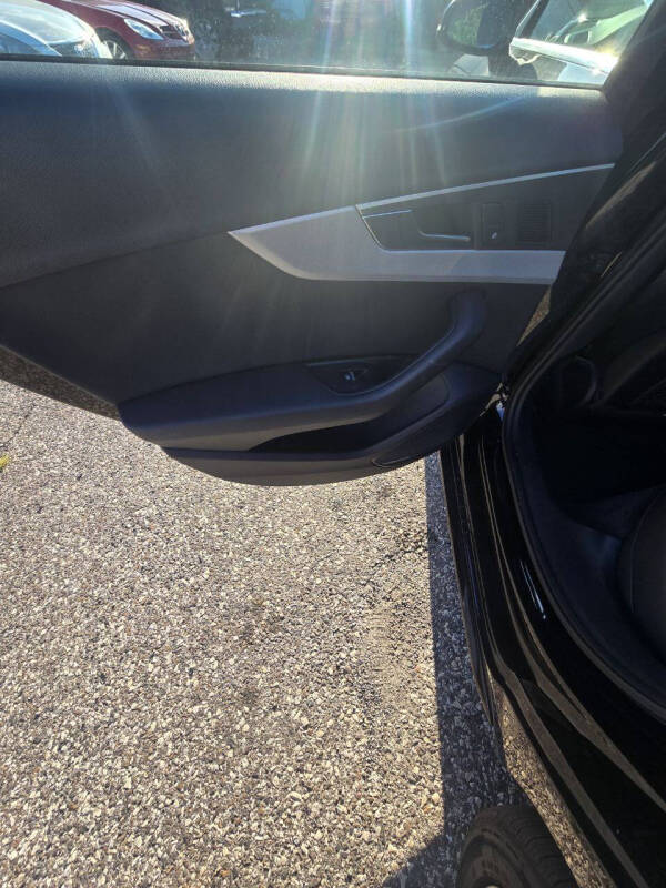 2017 Audi A4 2.0T quattro Premium Plus