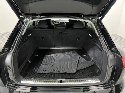 2023 Audi e-tron quattro Premium