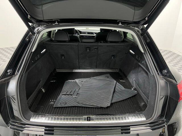 2023 Audi e-tron quattro Premium