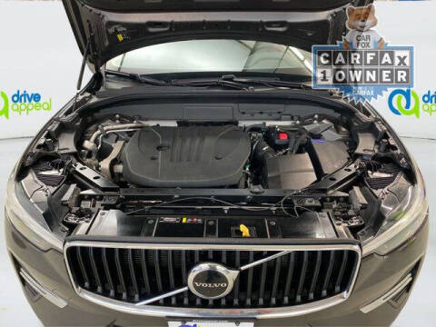 2022 Volvo XC60 B5 Momentum