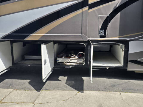 2017 Thor Motor Coach Aria