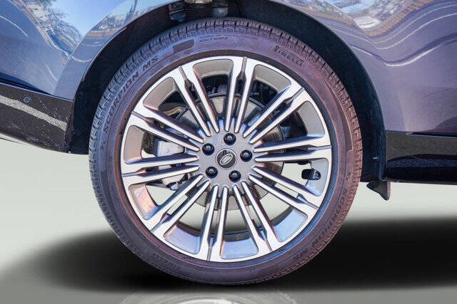 2025 Land Rover Range Rover P400 SE LWB