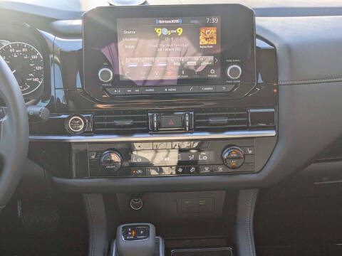 2024 Nissan Pathfinder SV