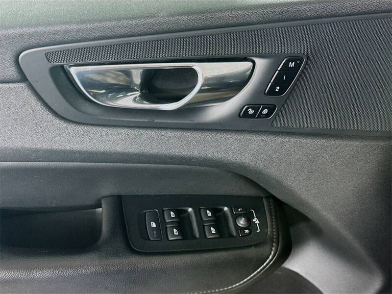 2023 Volvo XC60 B5 Core