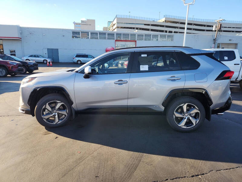 2025 Toyota RAV4 Plug-in Hybrid SE