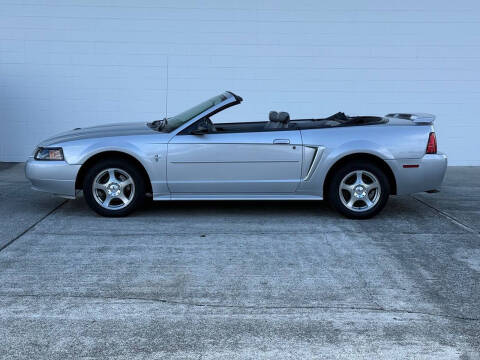 2003 Ford Mustang Deluxe