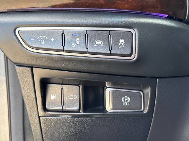 2018 Genesis G90