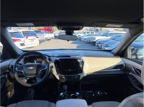 2023 Chevrolet Traverse LS
