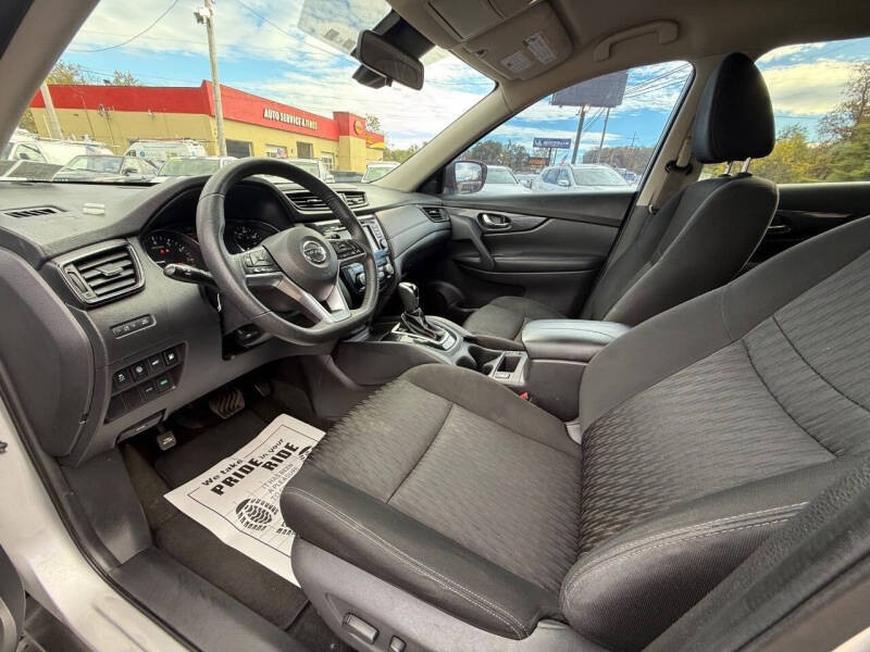 2020 Nissan Rogue SV