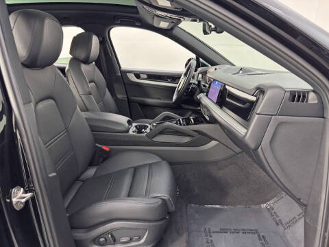 2024 Porsche Cayenne Coupe