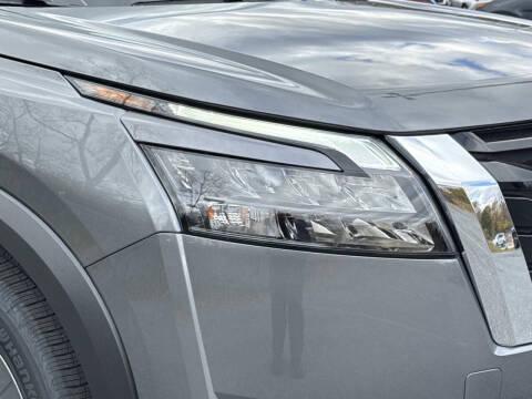 2025 Nissan Pathfinder S