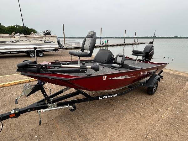 2022 Lowe Boats Skorpion 17