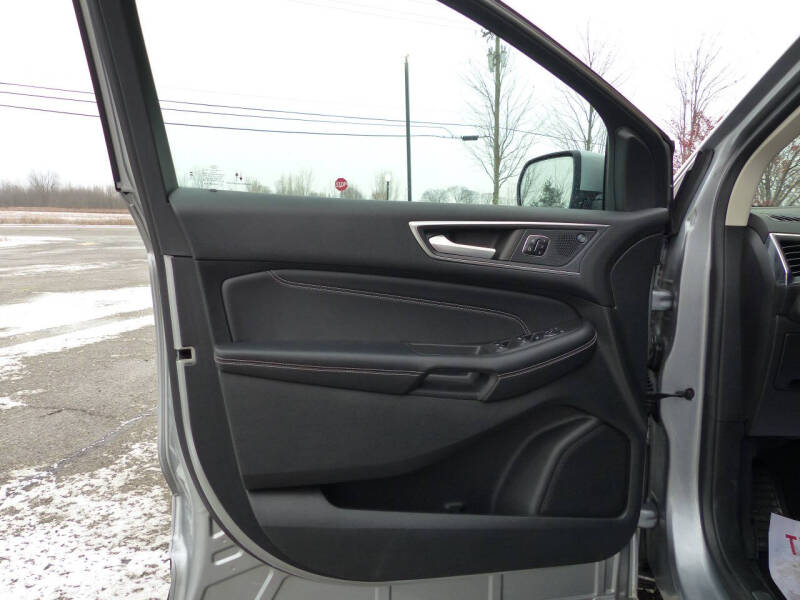 2023 Ford Edge Titanium