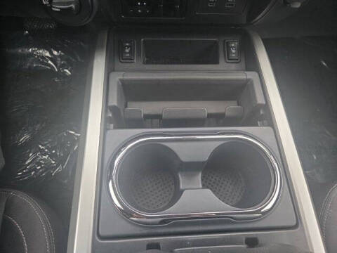 2024 Nissan Titan XD SV