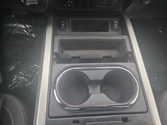 2024 Nissan Titan XD SV