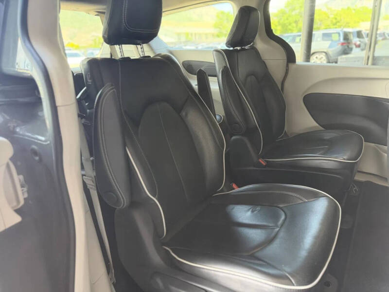 2022 Chrysler Pacifica Hybrid Limited