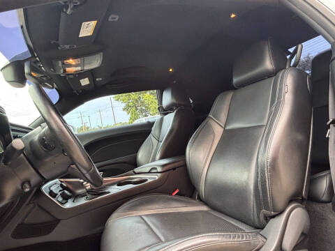 2017 Dodge Challenger SXT