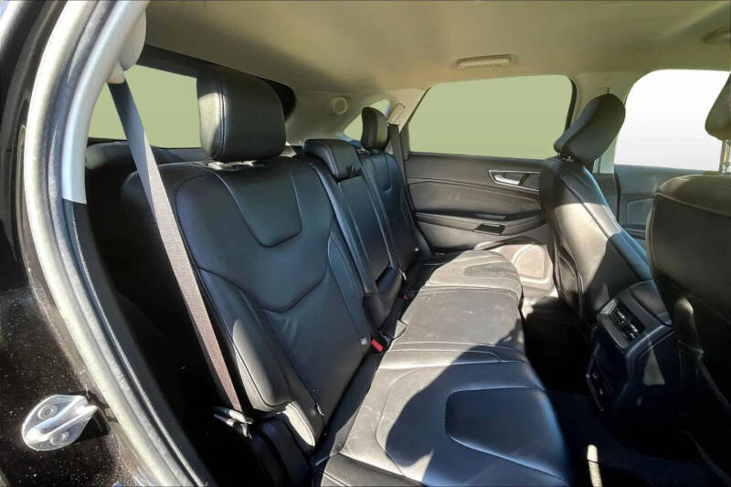 2021 Ford Edge Titanium