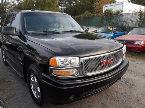 2004 GMC Yukon for sale at M & M Auto Brokers in Chantilly VA