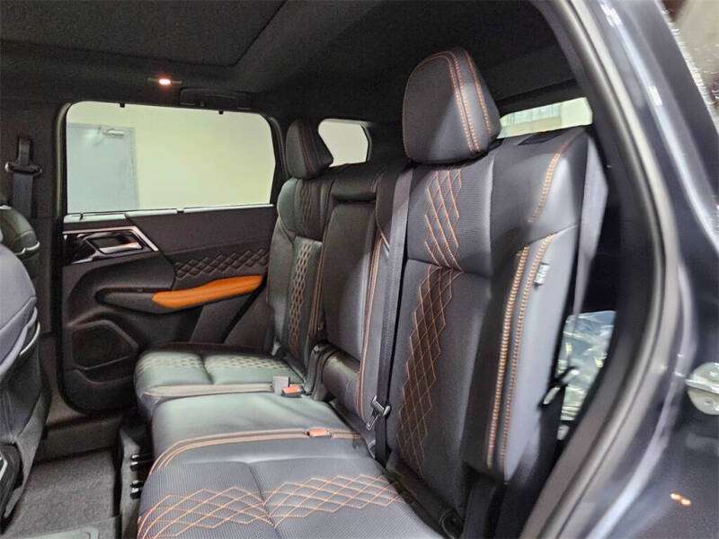 2025 Mitsubishi Outlander PHEV