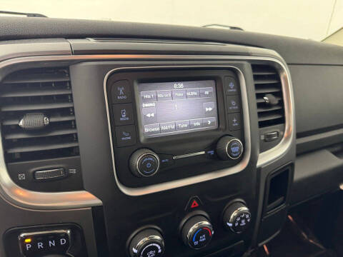 2024 RAM 1500 Classic SLT