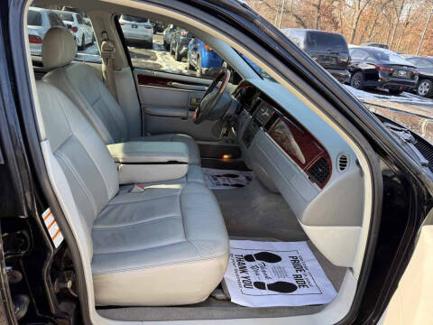 2004 Lincoln Town Car Ultimate