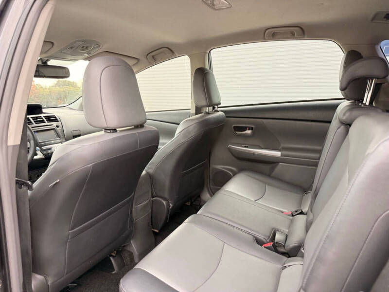 2012 Toyota Prius v Five