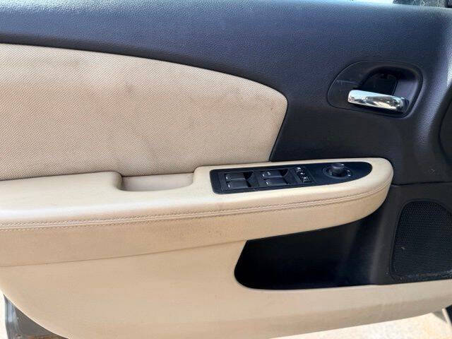 2012 Dodge Avenger SE