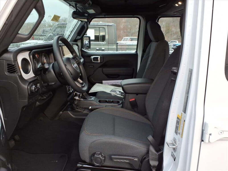 2026 Jeep Gladiator Sport