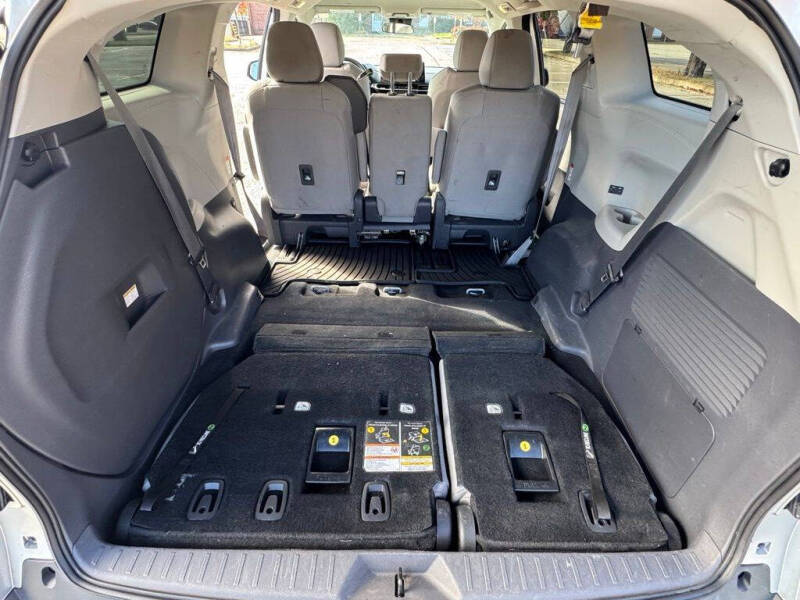 2021 Toyota Sienna LE 8-Passenger