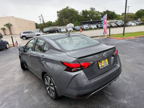 2020 Nissan Versa SR