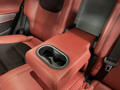 2024 Genesis GV70 2.5T Standard