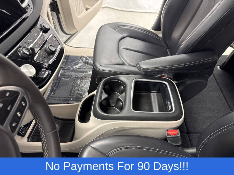 2023 Chrysler Pacifica Touring L