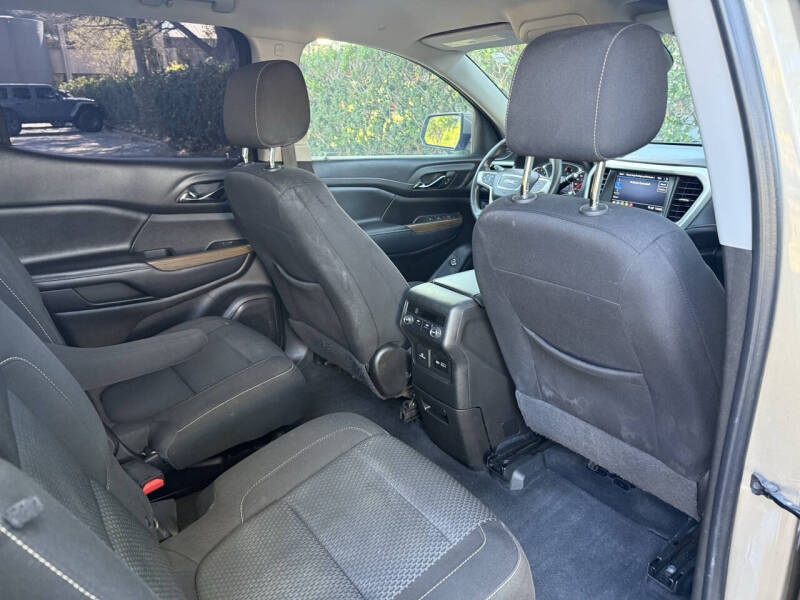 2022 GMC Acadia SLE