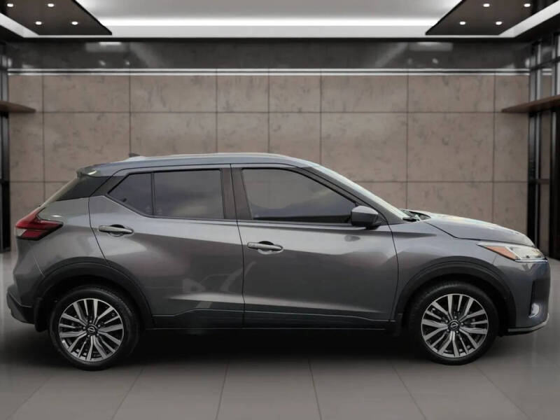 2022 Nissan Kicks SV