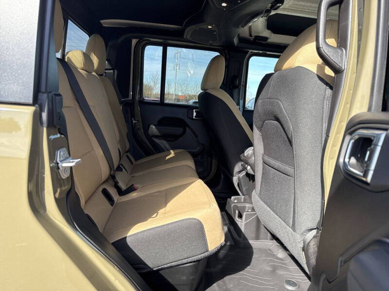 2026 Jeep Gladiator Sport