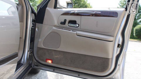 2002 Lincoln Town Car Executive